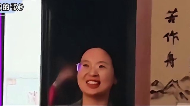 高三学生为老师庆生，自弹自唱真情满满，惊动央妈亲自点赞 #史振宇 #翻唱 #写给辛夷的歌 #雪绒花 