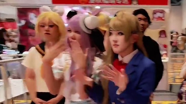 伊辰一个人、第一次逛漫展，美女如云，眼花缭乱，内心慌得一笔！ 
#漫展 #二次元 