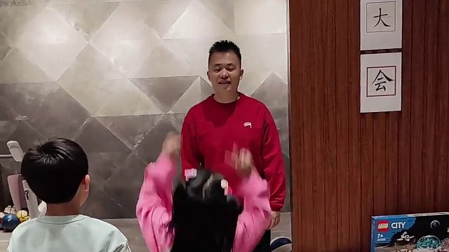 三个宝的家庭月度表彰大会，现在开始