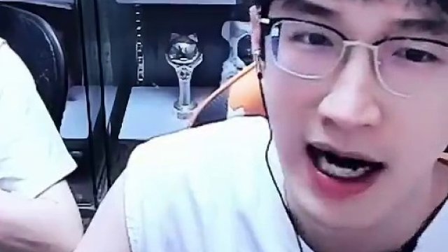 蔡哥被逼疯了?直言大橘子不像人！ #逆水寒手游  #我浮夸真的要强