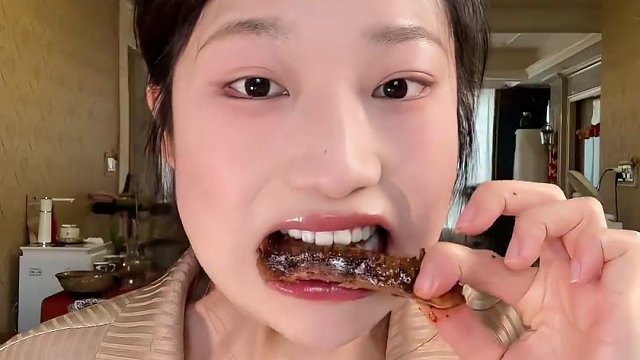 直击灵魂的网红美食！都是我压箱底回购n次了！！#鸡爪 #麻辣冷吃 #鸭货美食 #泡椒 #泡椒笋