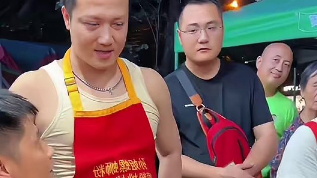 东北帅哥开车3000公里只为挑战10 碗螺蛳粉~你觉得她能挑战成功吗？#螺蛳粉