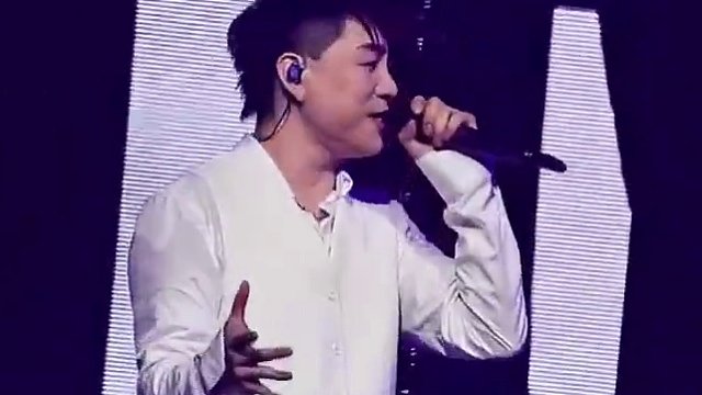 “男人歌 唱给谁来听 下一首有没有你心情”
#胡彦斌#男人KTV#演唱会#音乐现场live