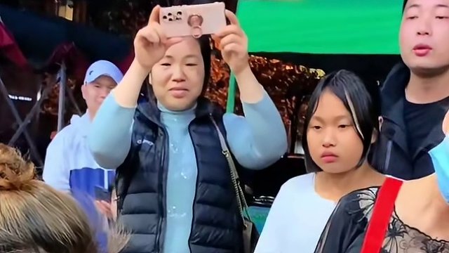 四川美女挑战10碗爆辣辣~阿姨血亏3000块~#螺蛳粉