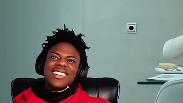 重生之甲亢哥是C罗儿子#c罗 #甲亢哥 #搞笑足球 #梅西 #dou来足球季