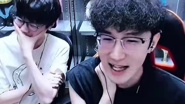 俩边又干起来了！ #逆水寒手游  #我浮夸真的要强#剑网3