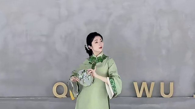 雨下一整晚，烟雨晕江南 #雨下一整晚 #原创 #古典舞 #国风舞蹈 #雨下一整晚舞蹈