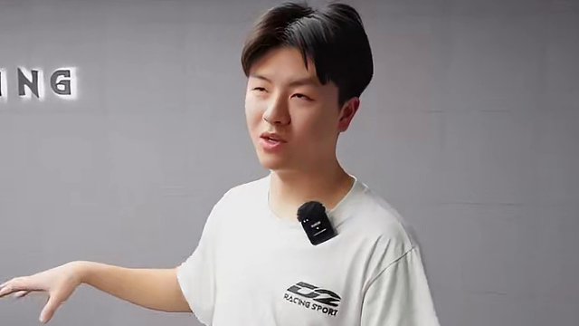 这样才危险！ 
#廖洋玩车 #赛车手 #赛车手日常 #TWR #d2