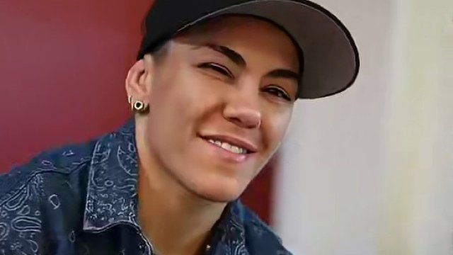 ufc300选手全部各就各位，海报签名仪式中！ ufc300选手各就各位在海报上签名中"    #u