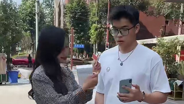 10分钟吃完一份爆辣曹氏鸭脖，奖励1000#曹氏鸭脖 #爆辣挑战