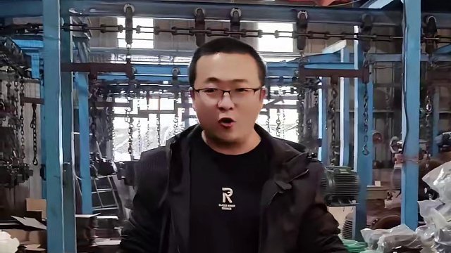 梦想不是遥不可及，只有坚持才能实现自己的目标。