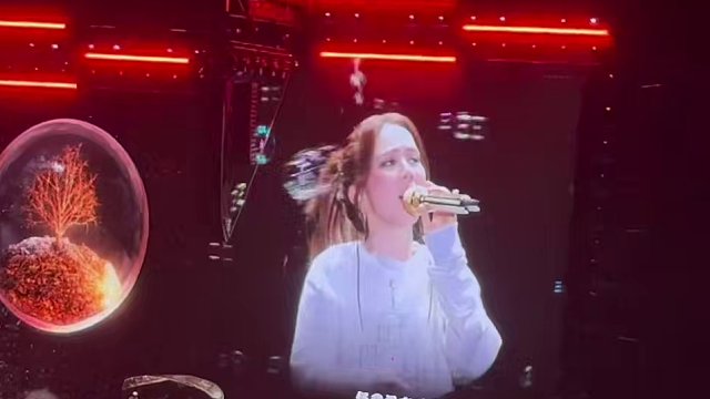 “邓紫棋长沙演唱会《泡沫》 现场版”
奔赴长沙十年之约 多远都要在一起”#邓紫棋#泡沫#邓紫棋长沙演