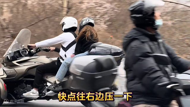 北京安四路追焦摄影搞笑合集#安四路摩托车追焦摄影 #摩托车跑山 #挡泥板小姐姐 #庞巴迪 #维多利亚