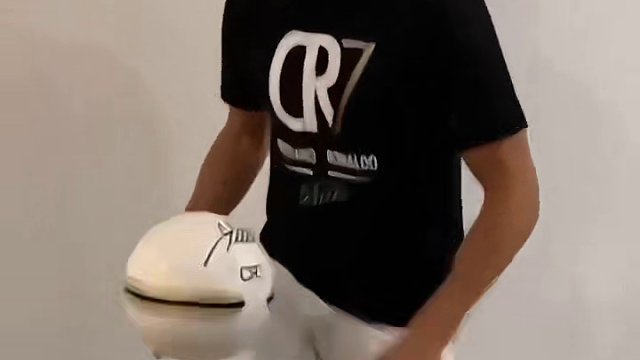 C罗上身同款的短袖T恤真的太帅了，喜欢C罗的球迷赶快冲吧！#C罗 #我要上热门#短袖