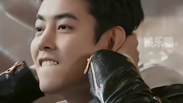 乌龟:兔子呢？能看到我尾灯算你狠 #乌龟 #搞笑