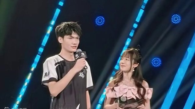 #晶核 #手游 #游戏 #游戏日常 #电竞 在参加晶核线下观赛啦，遇到了好多可爱亲切的真人玩家，感谢