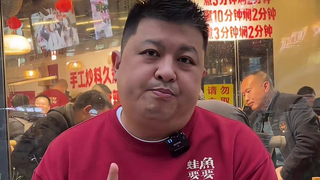 从摆地摊到30平月流水60万的鱼火锅店，这个大哥到底是怎么做到的？