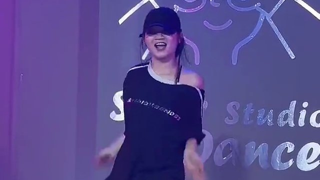 跟我说 我给他们点颜色看看#原创编舞 #七小七编舞 #dance #一学就会系列 #dilemma