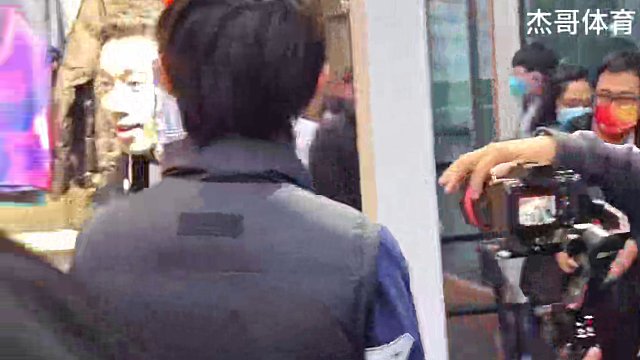 许昕樊振东周雨误机三人组，到底该由谁负责，许昕甩锅邱贻可躺枪。#乒乓球 #樊振东 #许昕 #周雨