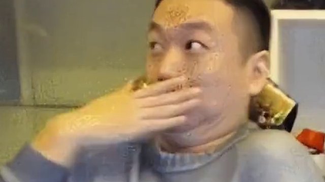 当初把它作为观赏性植物引进的人到底是怎么想的啊#巨花马兜铃 #植物 #观赏性植物 #万万没想到 #震