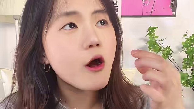 湖南的零食也太好吃了吧！！这个香辣鸭脆肠QQ弹弹！卤的也相当入味,太过瘾了！！#鸭肠#解馋小零食