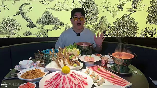 不愧是富阳！还有这么有意思的火锅店！现在周年庆还有超多的活动！富阳的家人们赶紧冲#B&U小蜜蜂火锅#