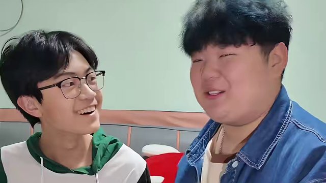 拍成憋笑挑战了 #同时睁眼挑战 #抽象 #呱唧工作室