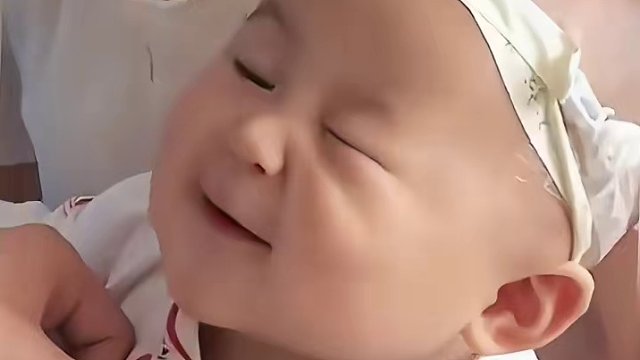 #陪你长大陪你看世界 #勇敢的宝宝 #小宝宝体检 #坚强的孩子 #宝宝打疫苗记