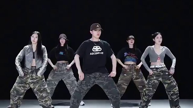 你们要的纯基本功来咯  看完腿晃一下算我的#零基础学舞蹈 #基本功练习 #零基础舞蹈教学