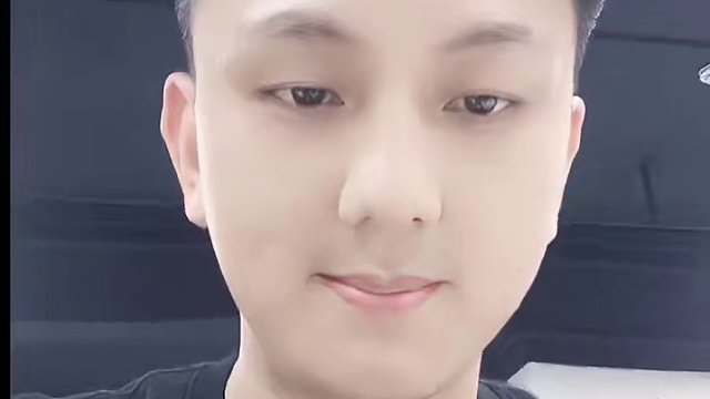 还记得王曼昱去年场下时示意球迷声音小点不要影响运动员比赛，关键时刻看人品。乒乓球这项目尤其是在发球时