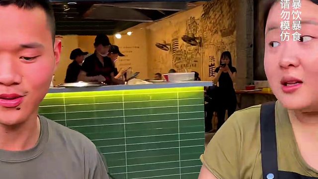 小哥哥长得一脸正气，怎么吃面脸越吃越红#重庆小面 #重庆美食