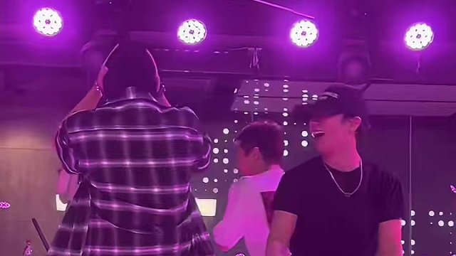 danny原创编舞课堂～特别出镜：小鹿
#原创编舞 #一学就会系列 #舞蹈课堂随拍 #舞蹈日常 #s