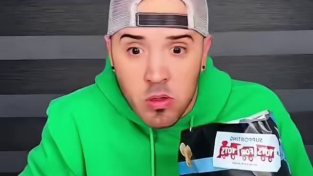 小怪物和同伴偷吃零食，配合的简直太好了！