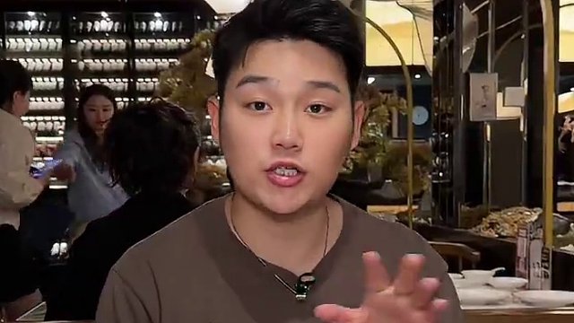 #抖在徐州吃美食 吃烤鸭我就爱吃新京华，正宗#烤鸭 #