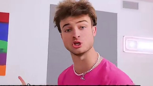 漂亮国躲猫猫，离谱的脑回路，一万美刀等于白捡 #躲猫猫 #捉迷藏