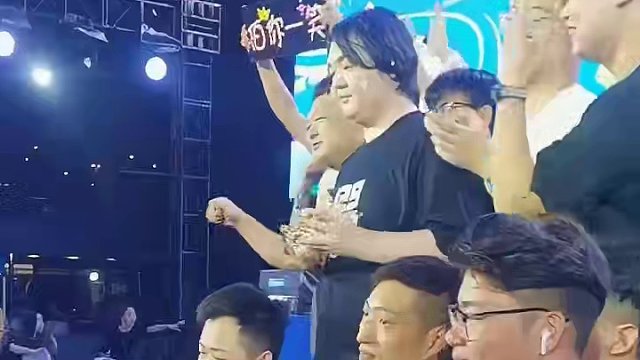 从耀虎杯的一次决赛见面会再到厦门的粉丝见面会伯哥正在越来越好 #陈伯全能王 #识货种草官 #qq飞车