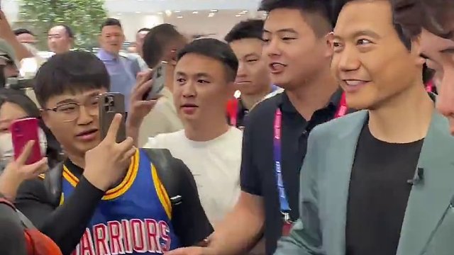 雷军去长城展台了 大力仑炮太火了#长城五品牌首次同台北京车展 #2024北京车展看长城