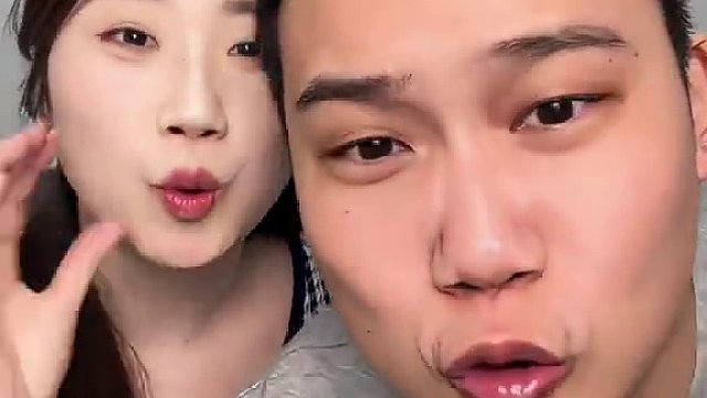 她要给我妈妈告状！怎么办。。。 #情侣 #搞笑 #猪苦胆汁