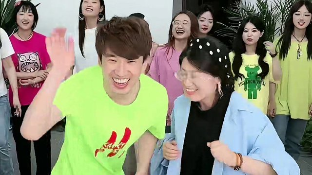 含美食的歌曲，你还知道哪些？ #看一遍笑一遍 #看完不笑算我输 #意想不到的结局 #办公室游戏