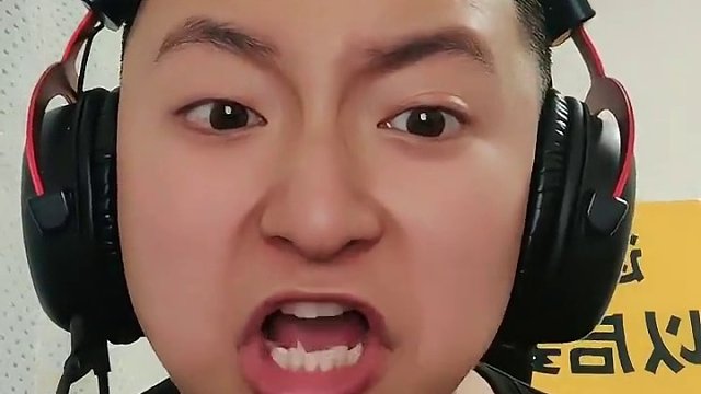 “当kd0.1的你决赛圈1v4吃鸡时！”#绝地求生 #真实还原