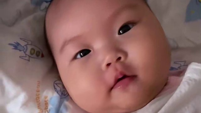 那些奶凶奶凶的人类幼崽，人不大脾气还不小！#奶凶奶凶的 #穿尿不湿的不好惹 #人类幼崽