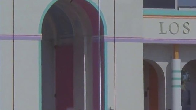 1984年美国洛杉矶#奥运会 开幕式上，比尔·斯科特尔从天而降，飞入体育馆。