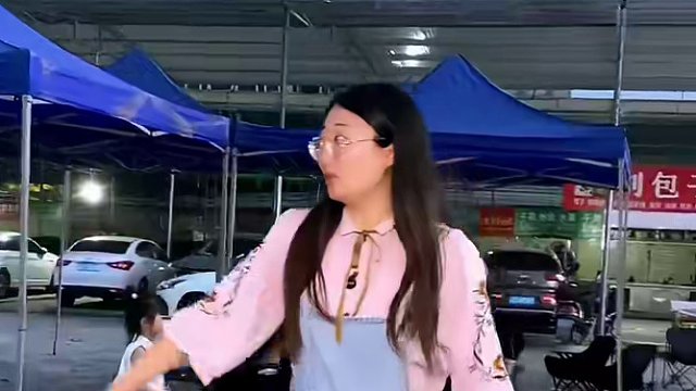 用瓜瓢煮火锅，又是另一番风味#五一美食攻略 #吃货福利 #五一吃货探店日记 #火锅