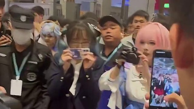 崩坏星穹铁道嘉年华首日现场趣事#崩坏星穹铁道  #狂热奔向深渊  #崩坏星穹铁道创作者激励计划