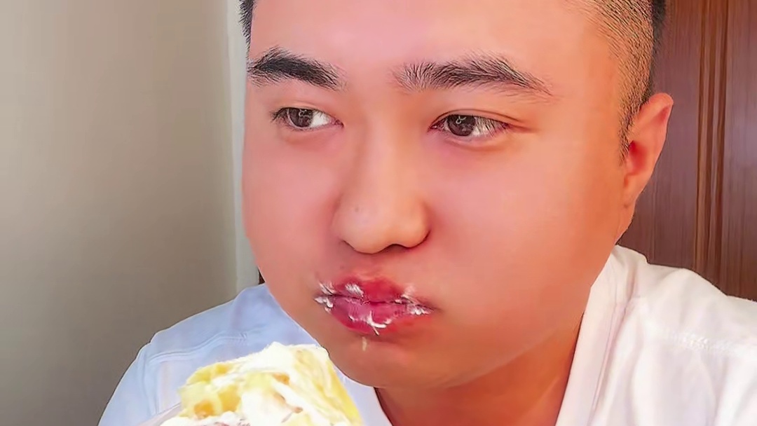 祝大家五一劳动节快乐，满口榴莲千层