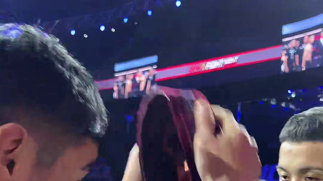 两位新疆小将，对视时的友爱一幕！ 用尊重去诠释综合格斗！#jck #jck战觉城 #jck觉城之夜n