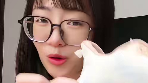 20几薅到了一双轻便好看的飞织运动鞋，赶紧来捡漏！#透气网鞋 #好穿不累脚 #运动鞋 #上脚舒适 #