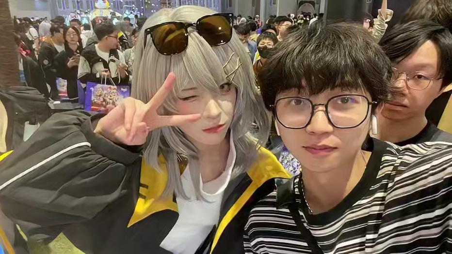 也是和绿子老师集邮了 #星穹铁道嘉年华 #崩坏星穹铁道 #狂热奔向深渊