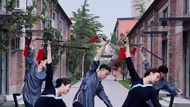 江湖梦远，少年负剑，鲜衣怒马眉眼正鲜艳 #古典舞 #国风舞蹈 #剑舞 #古风舞蹈 #卡点变装