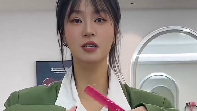 挑战重庆发型素人改造，爆改42岁长发及腰的大叔，爆改完直接像小鲜肉，看看他剪了短发后的反差感，有没有